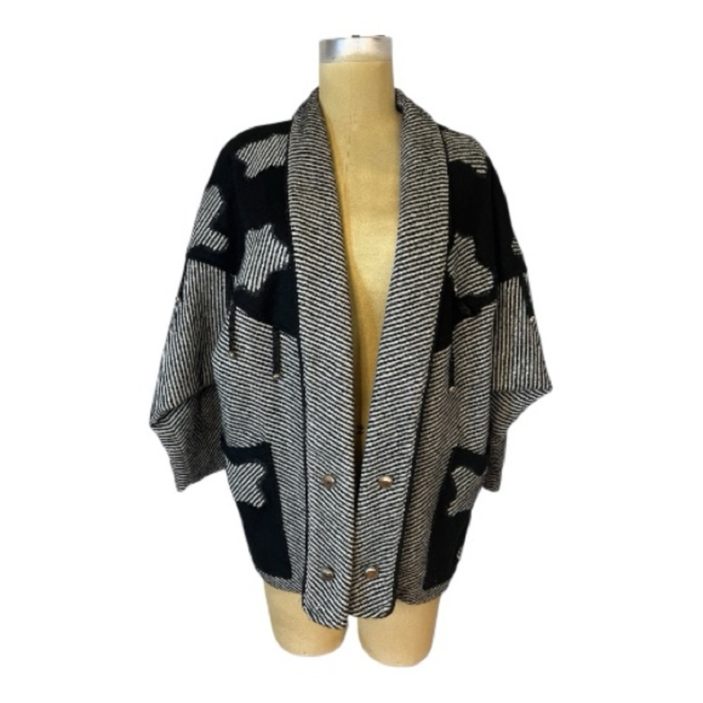 Vintage 80’s Wool Artsy Dolman sleeve Black and White Women's coat andappliqués